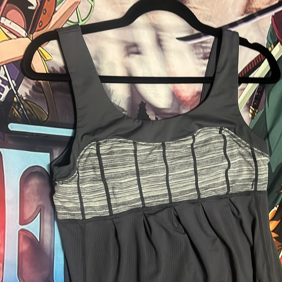 EUCLululemon Elevate Tank Grey Light Grey W/ Adjustable Waist/Back Pocket Size 6 - Picture 4 of 7